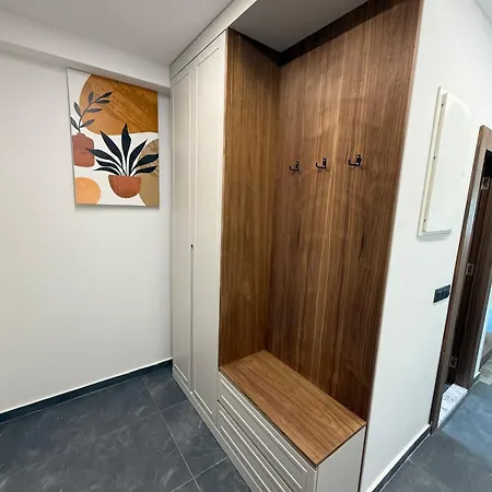 Sueper Vip Havuzlu Muestakil Odalar Banyolu Villa Cesme