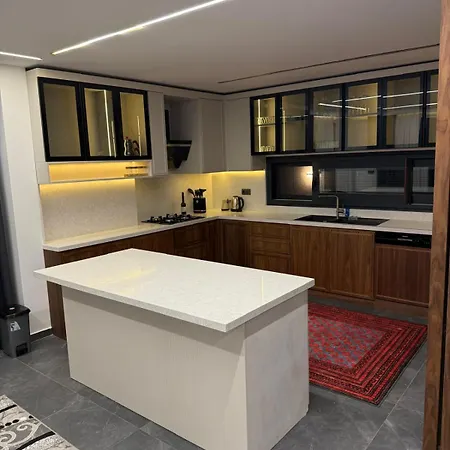 فيلة Sueper Vip Havuzlu Muestakil Odalar Banyolu