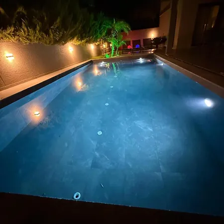 Sueper Vip Havuzlu Muestakil Odalar Banyolu فيلة