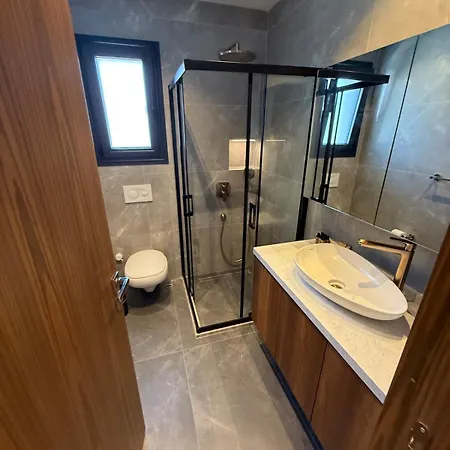 Sueper Vip Havuzlu Muestakil Odalar Banyolu * Çeşme