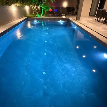 Sueper Vip Havuzlu Muestakil Odalar Banyolu فيلة Çeşme