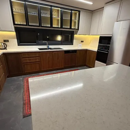 Sueper Vip Havuzlu Muestakil Odalar Banyolu * Çeşme