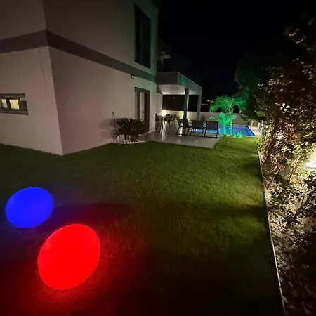 Sueper Vip Havuzlu Muestakil Odalar Banyolu 别墅 Çeşme