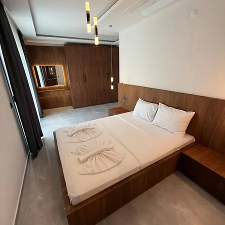 Sueper Vip Havuzlu Muestakil Odalar Banyolu *