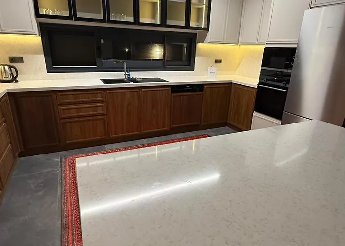 Sueper Vip Havuzlu Muestakil Odalar Banyolu * Çeşme