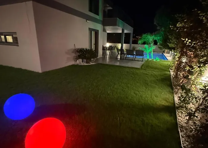 Sueper Vip Havuzlu Muestakil Odalar Banyolu Βίλα Çeşme