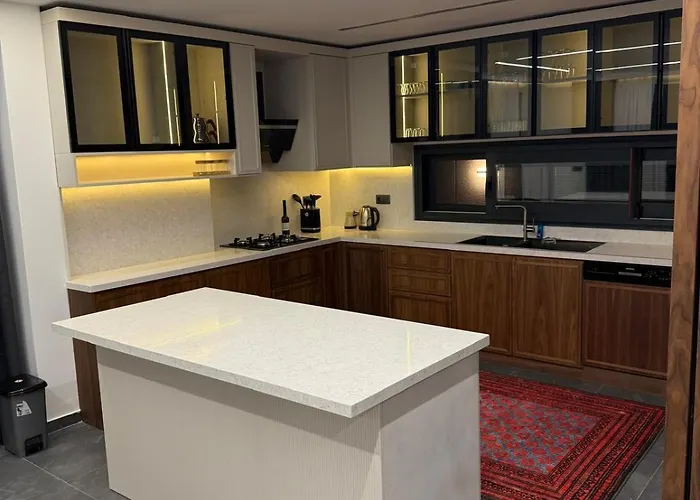 Βίλα Sueper Vip Havuzlu Muestakil Odalar Banyolu