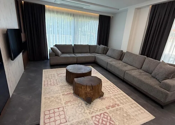 Sueper Vip Havuzlu Muestakil Odalar Banyolu Βίλα Çeşme