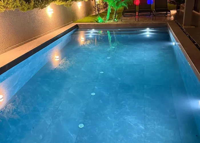 Sueper Vip Havuzlu Muestakil Odalar Banyolu Βίλα