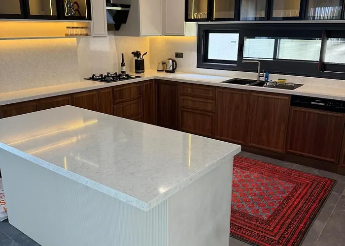 Βίλα Sueper Vip Havuzlu Muestakil Odalar Banyolu Çeşme