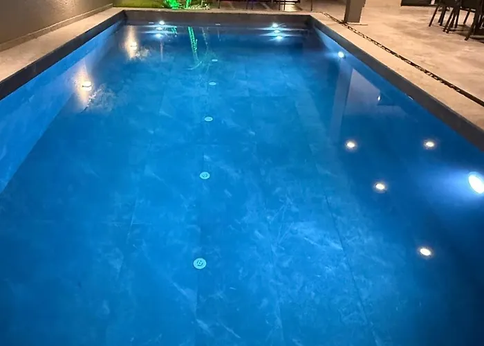 Sueper Vip Havuzlu Muestakil Odalar Banyolu Βίλα Çeşme